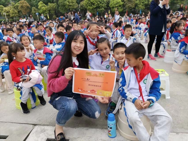 王玲老師照片.jpg 王玲老師照片.jpg